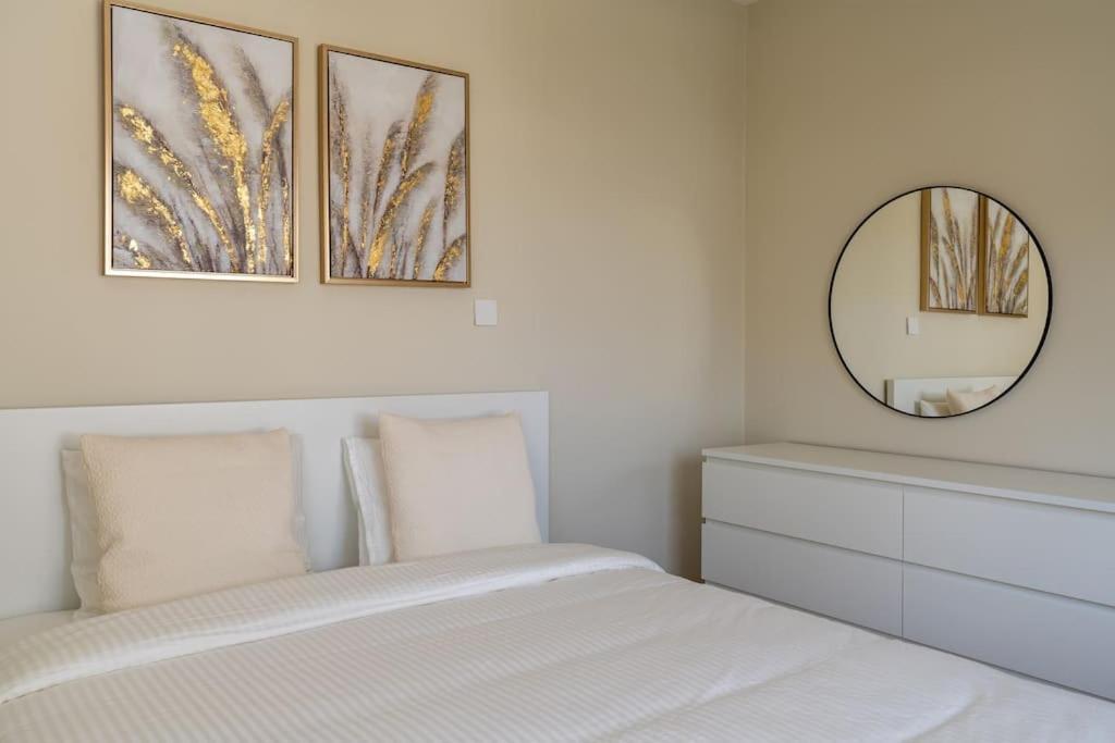 Cozy Nerina Cottage At Harbour Paphos Exterior foto