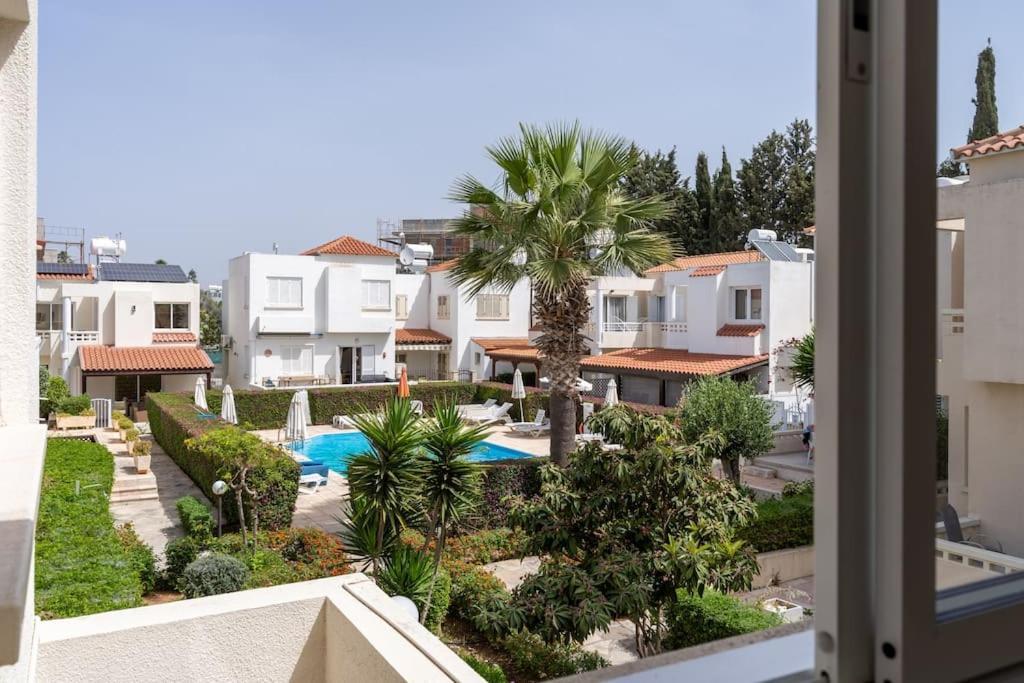 Cozy Nerina Cottage At Harbour Paphos Exterior foto